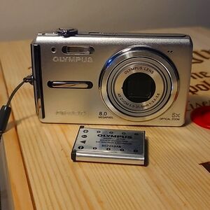 OLYMPUS FE330 camera